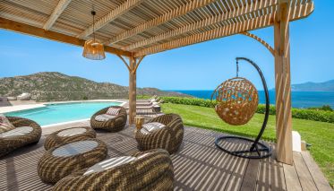 house 8 Rooms for seasonal rent on ST FLORENT (20217)