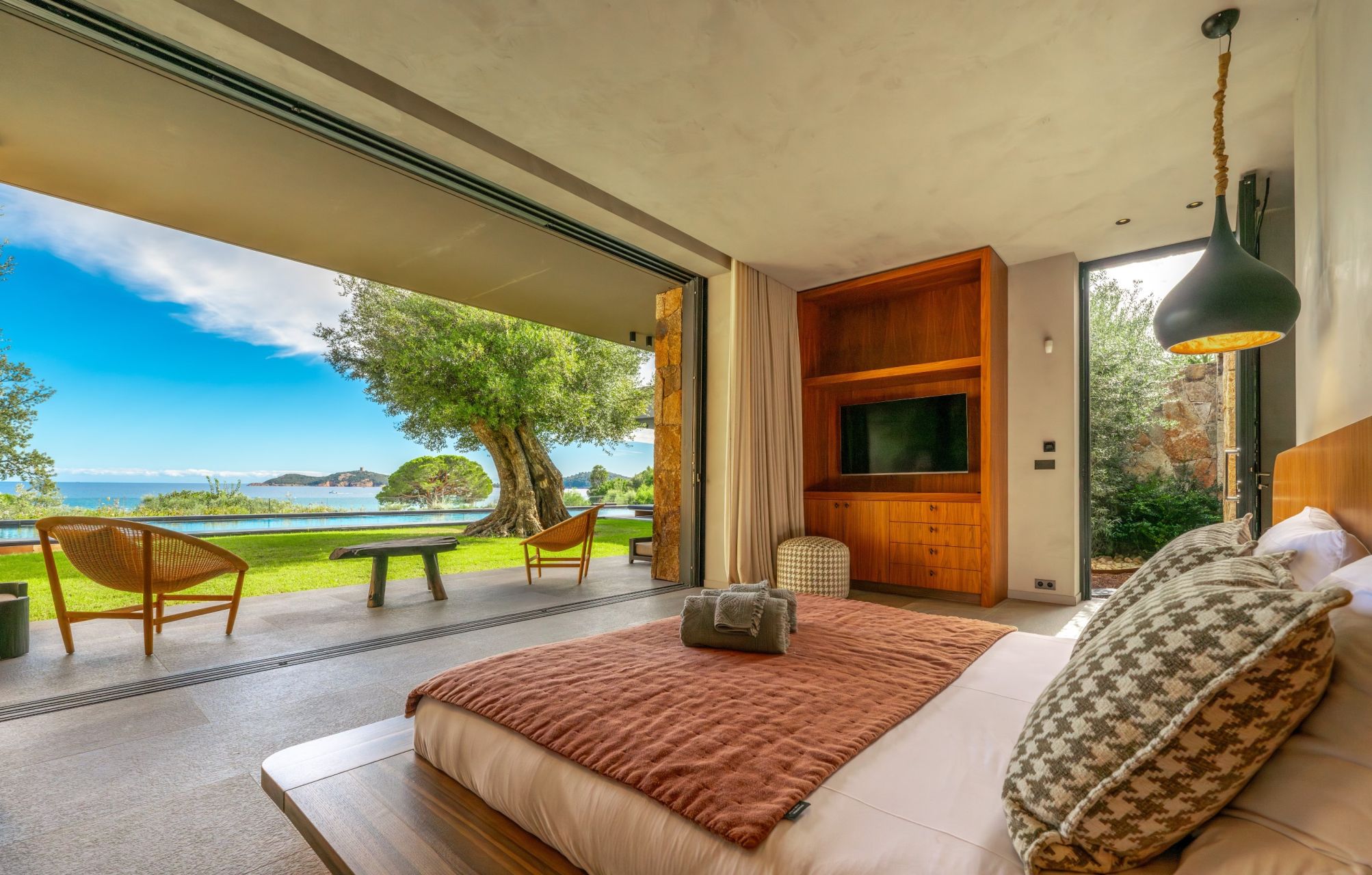 villa 9 Pièces en location saisonnière sur STE LUCIE DE PORTO VECCHIO (20144)