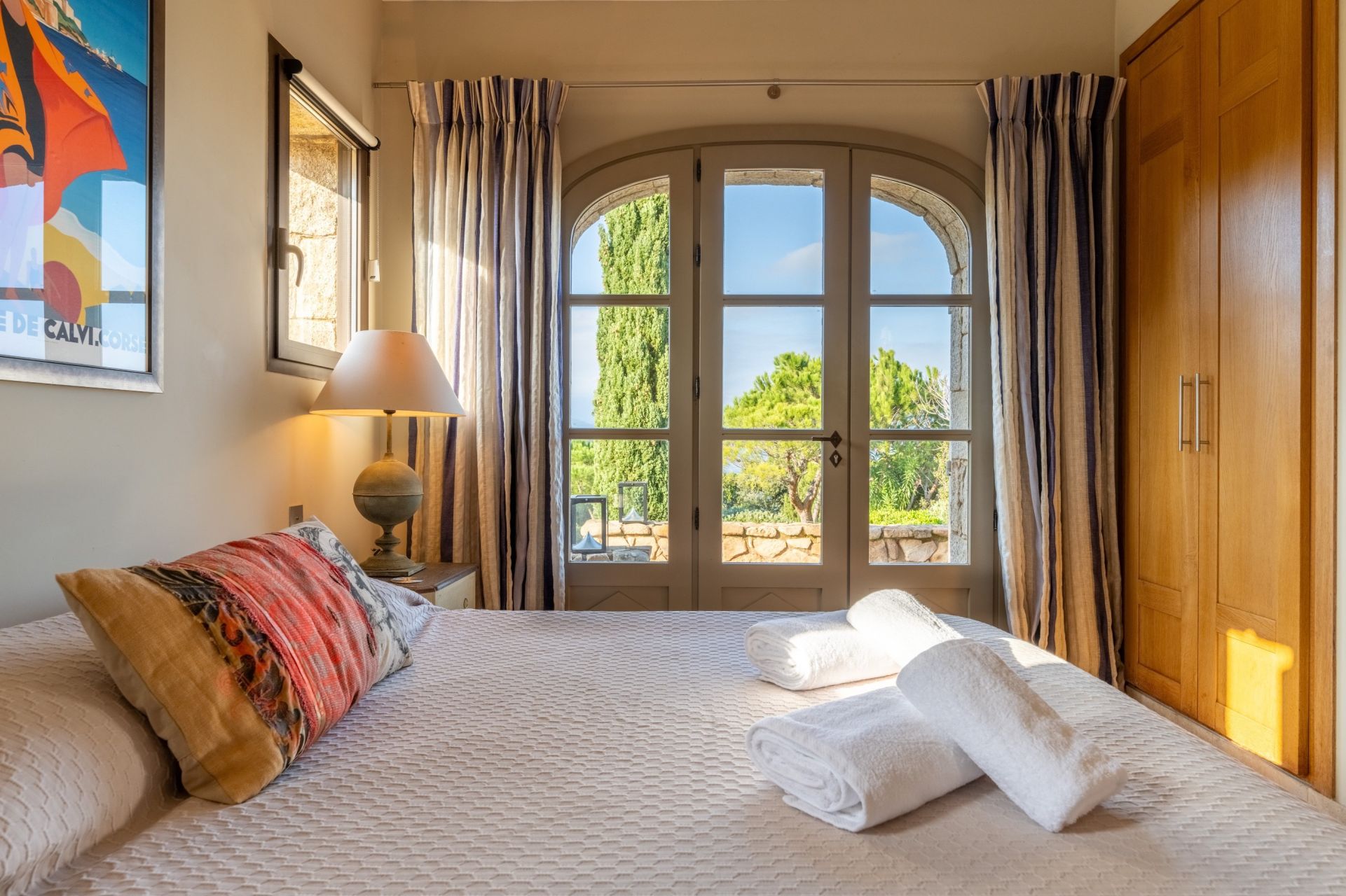 villa 6 Rooms for seasonal rent on PORTO VECCHIO (20137)