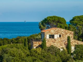 villa 6 Rooms for seasonal rent on PORTO VECCHIO (20137)