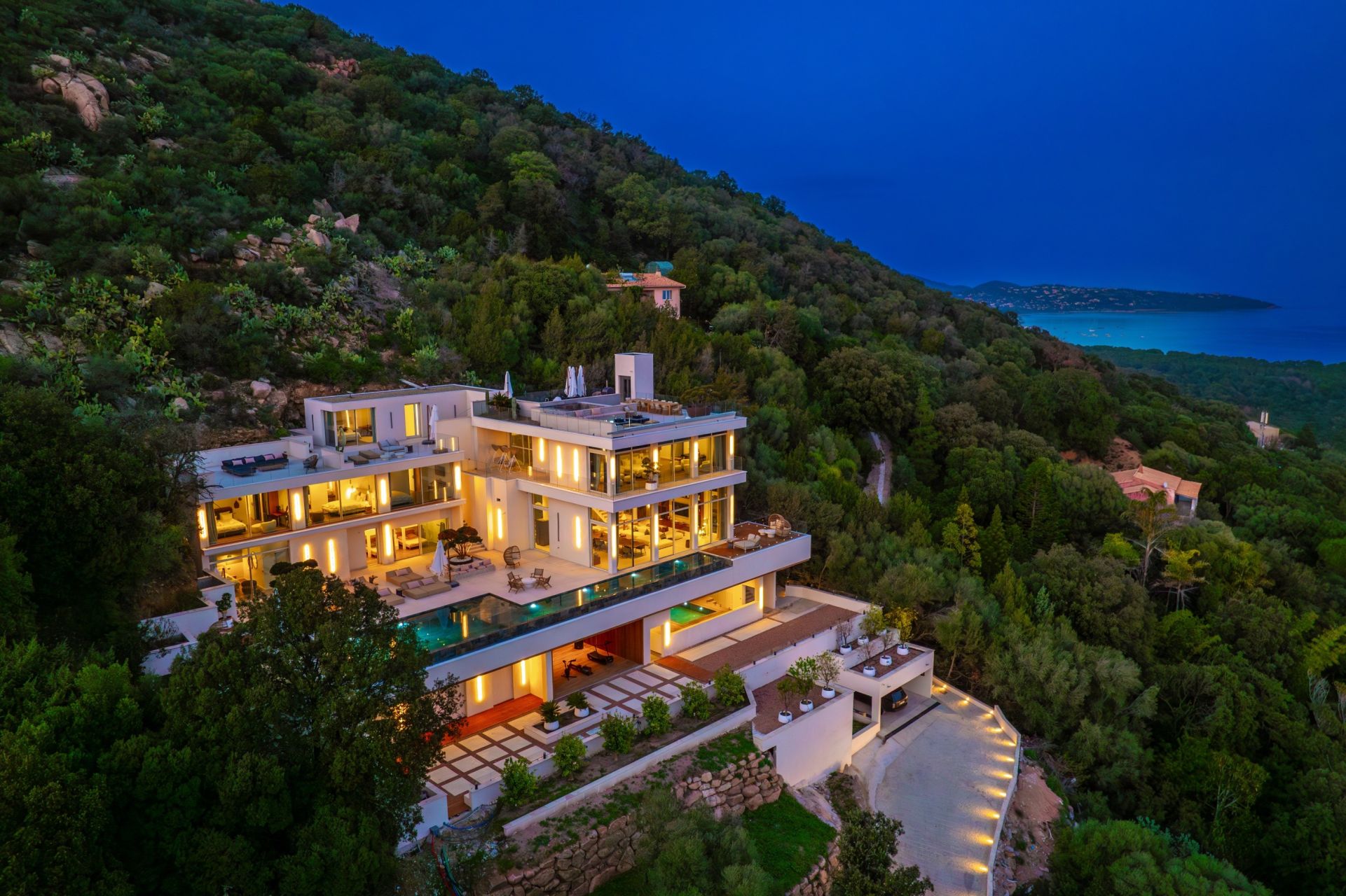 villa 10 Pièces en location saisonnière sur STE LUCIE DE PORTO VECCHIO (20144)