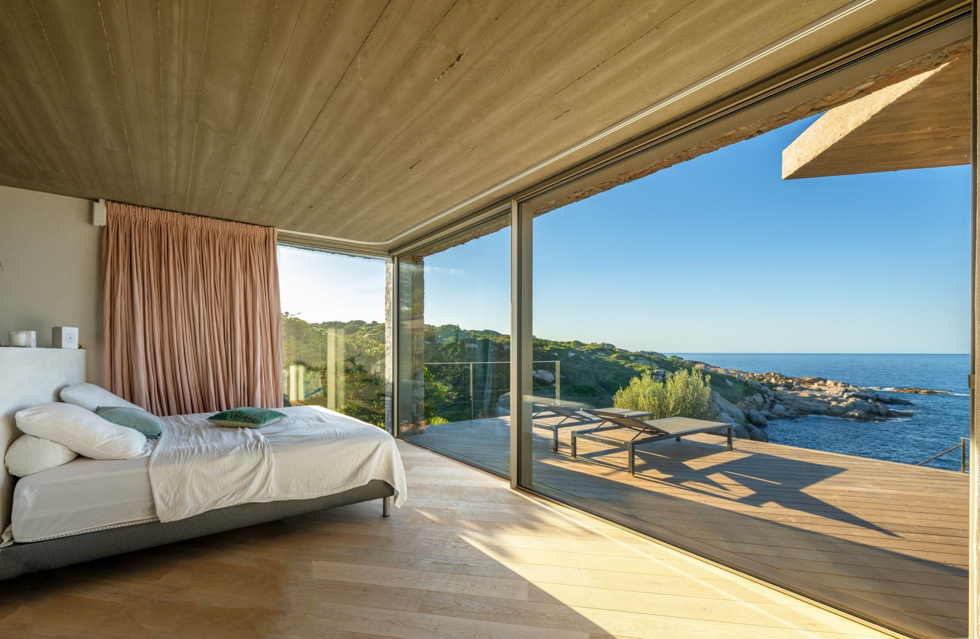 villa 6 Pièces en location saisonnière sur LUMIO (20260)