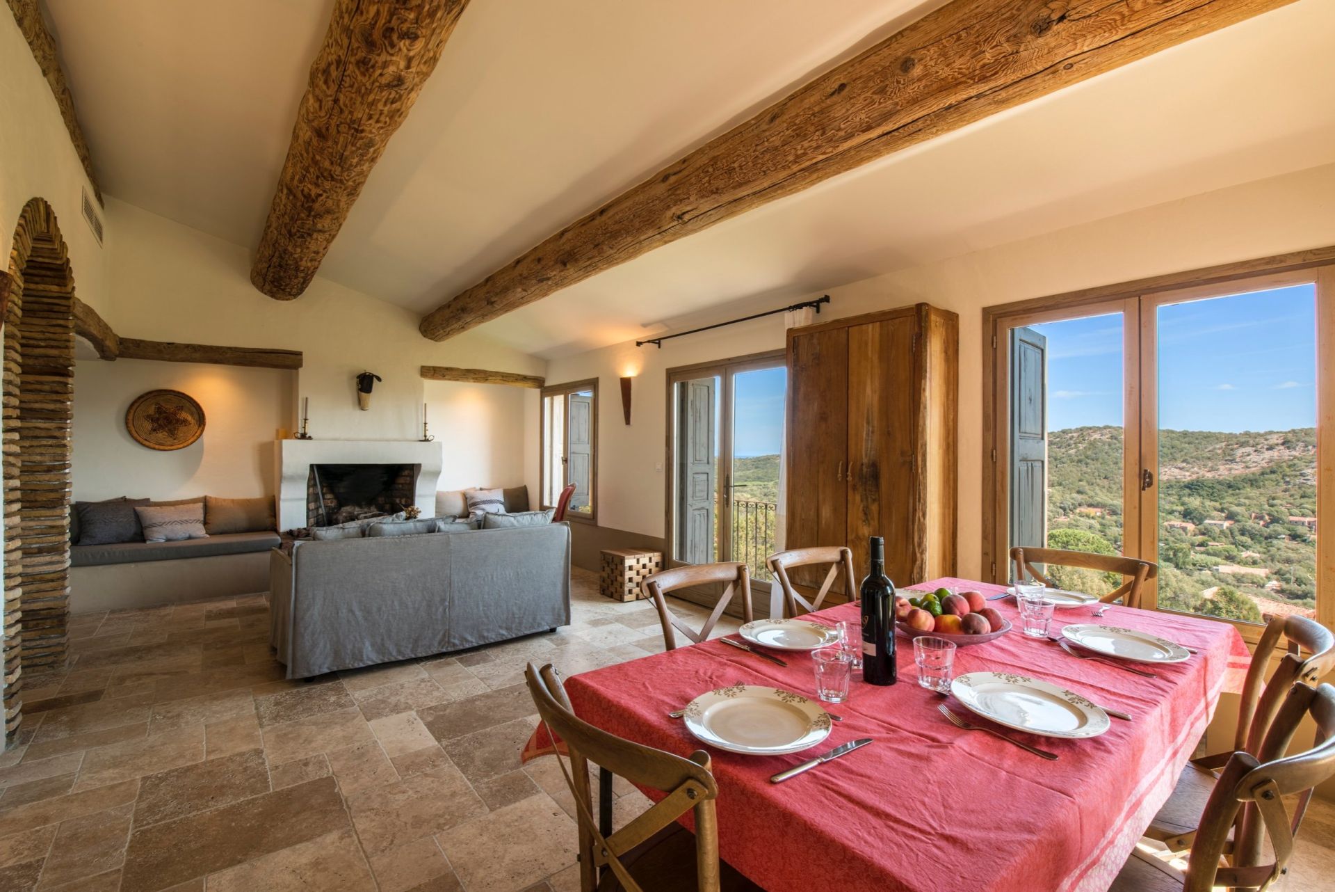 villa 5 Pièces en location saisonnière sur PORTO VECCHIO (20137)