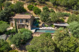 villa 5 Pièces en location saisonnière sur PORTO VECCHIO (20137)