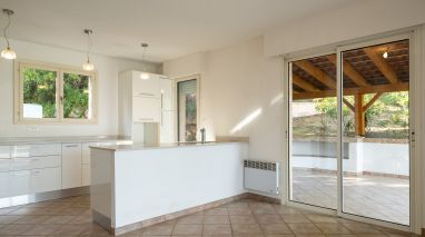 villa 6 Rooms for sale on PIETROSELLA (20166)
