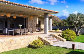 villa 7 Rooms for sale on PIANOTTOLI CALDARELLO (20131)