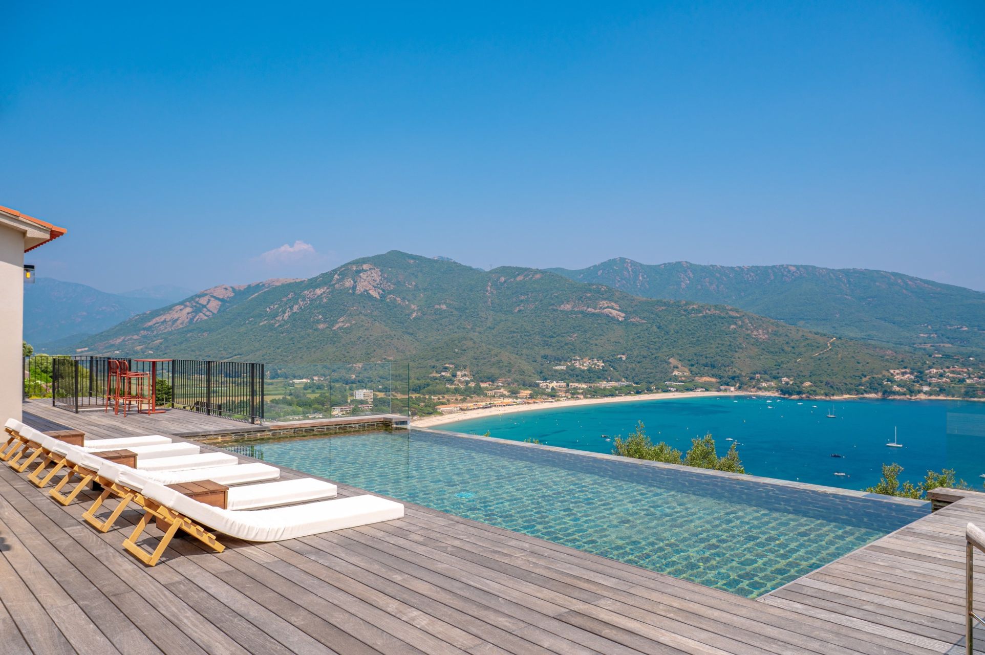 house 7 Rooms for seasonal rent on AJACCIO (20000)