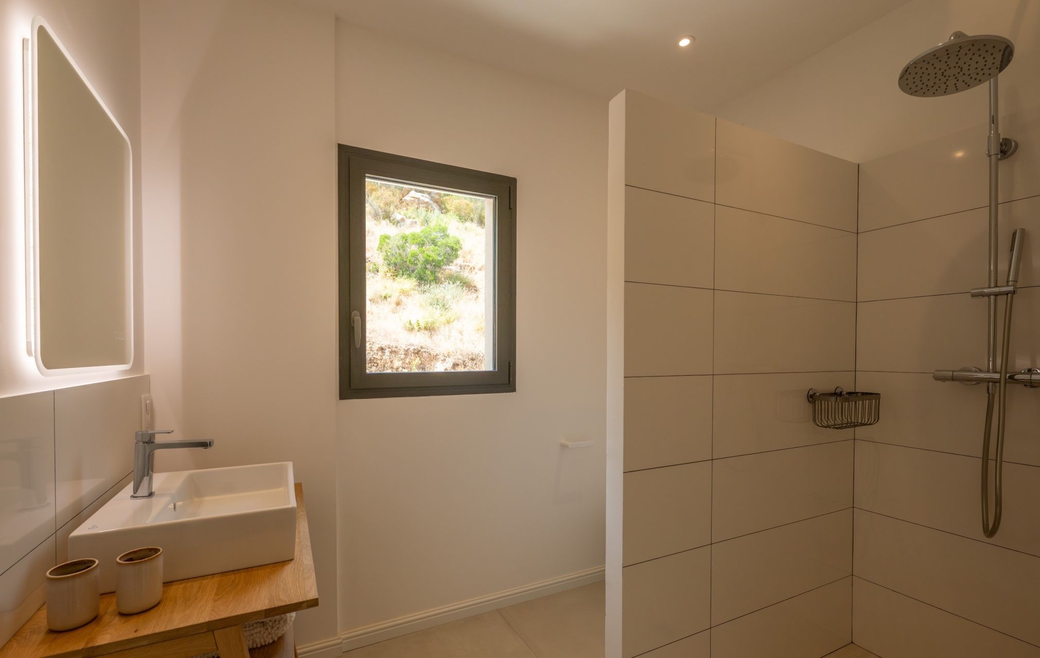house 7 Rooms for seasonal rent on AJACCIO (20000)