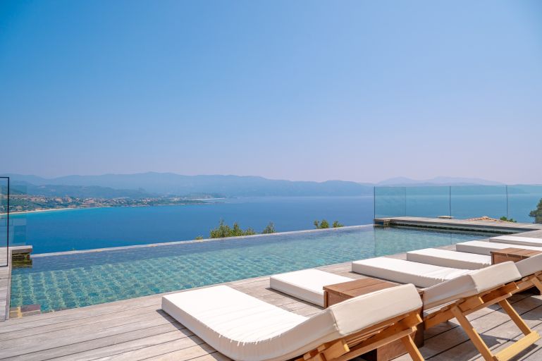 house 7 Rooms for seasonal rent on AJACCIO (20000)