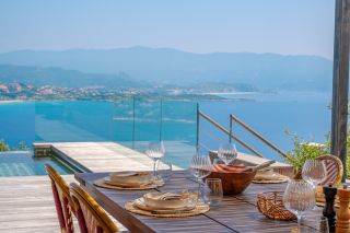 house 7 Rooms for seasonal rent on AJACCIO (20000)
