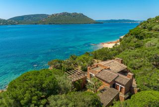 propriété 10 Pièces en vente sur LECCI (20137)