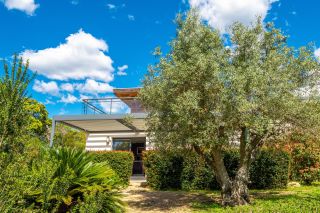 villa 10 Rooms for sale on PORTICCIO (20166)