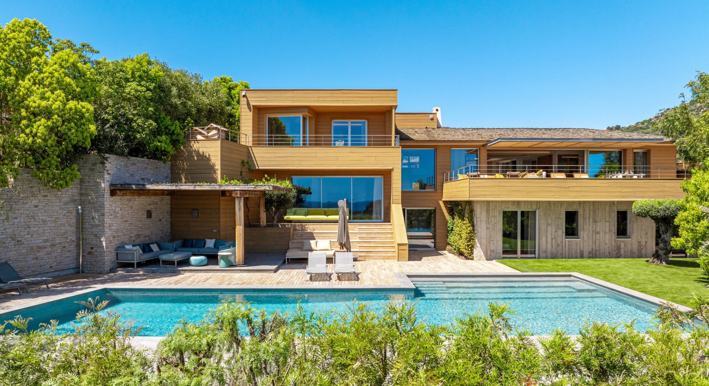 villa 7 Pièces en location saisonnière sur PORTO VECCHIO (20137)