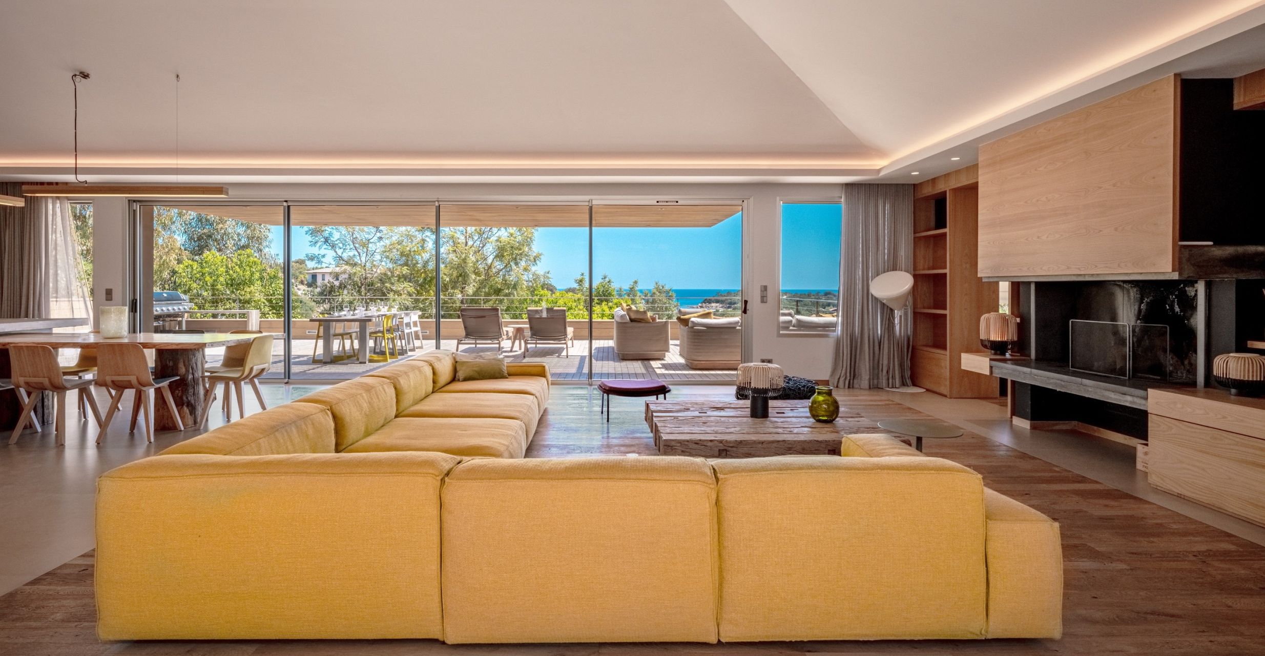 villa 7 Rooms for seasonal rent on PORTO VECCHIO (20137)