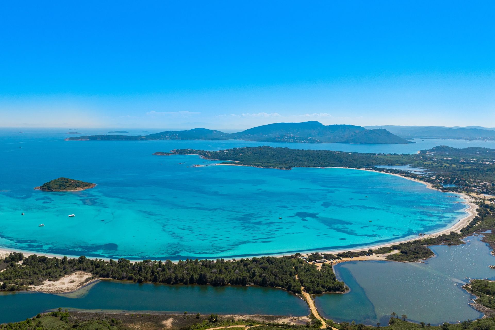 castle 13 Rooms for seasonal rent on ZONZA (20144)