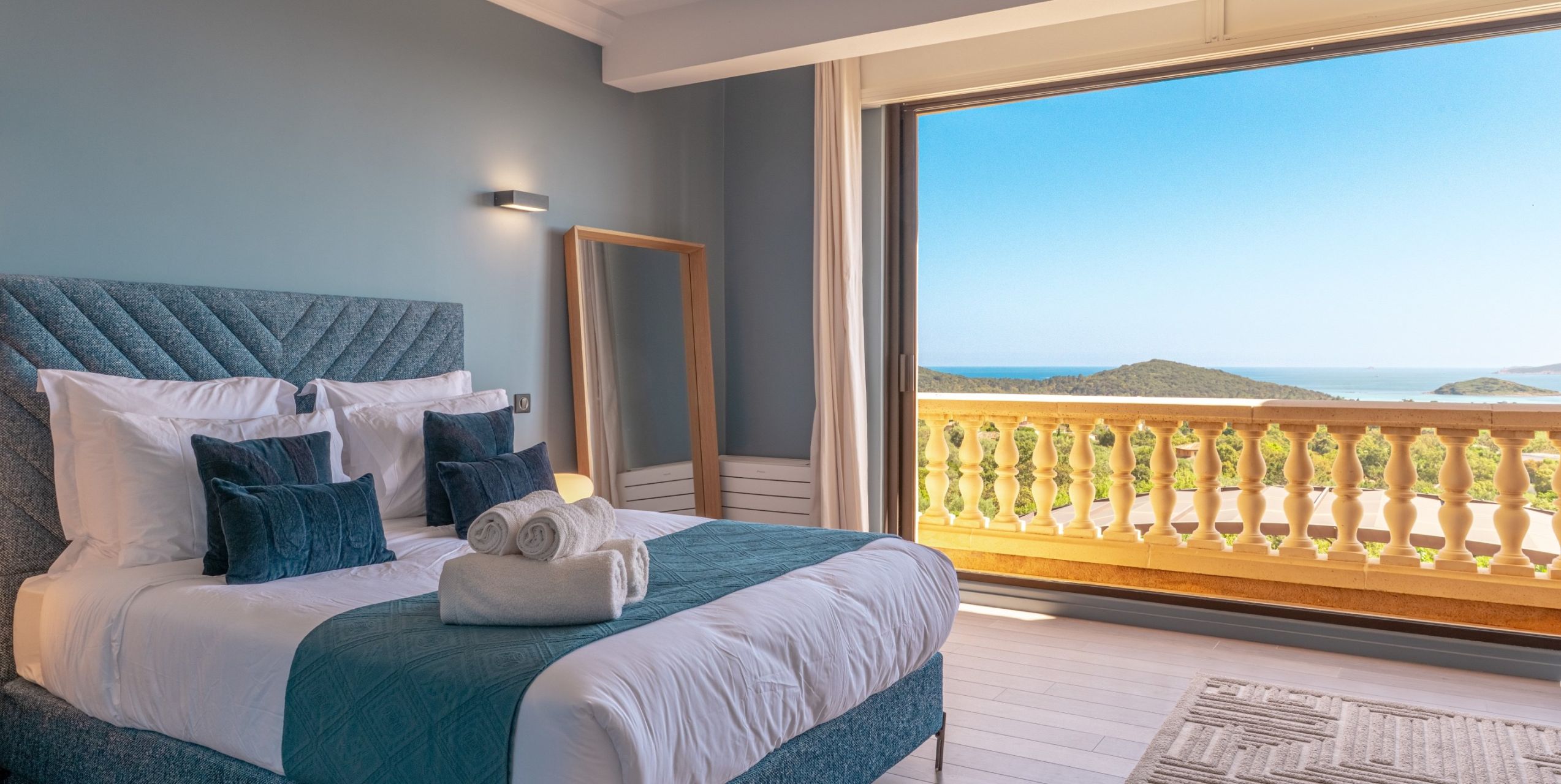 castle 13 Rooms for seasonal rent on ZONZA (20144)