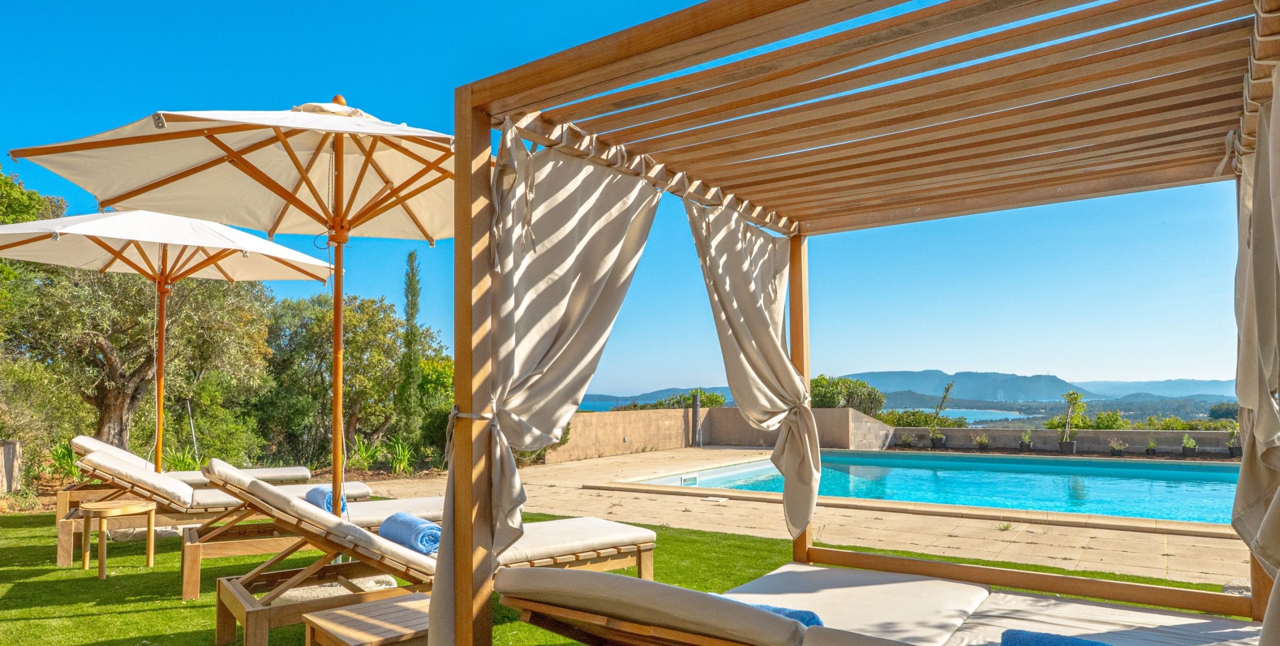 castle 13 Rooms for seasonal rent on ZONZA (20144)