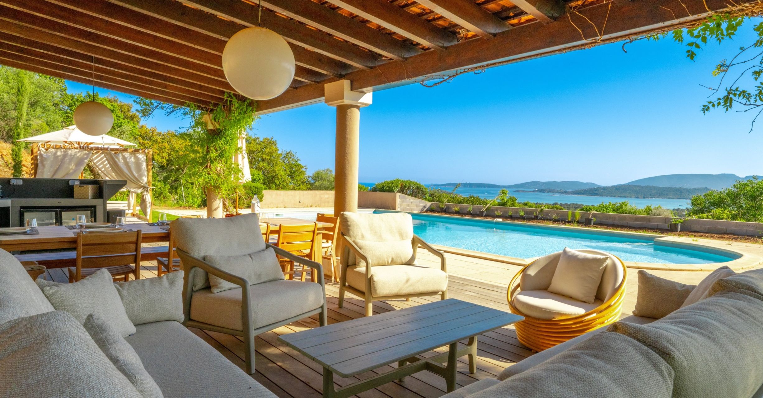 castle 13 Rooms for seasonal rent on ZONZA (20144)