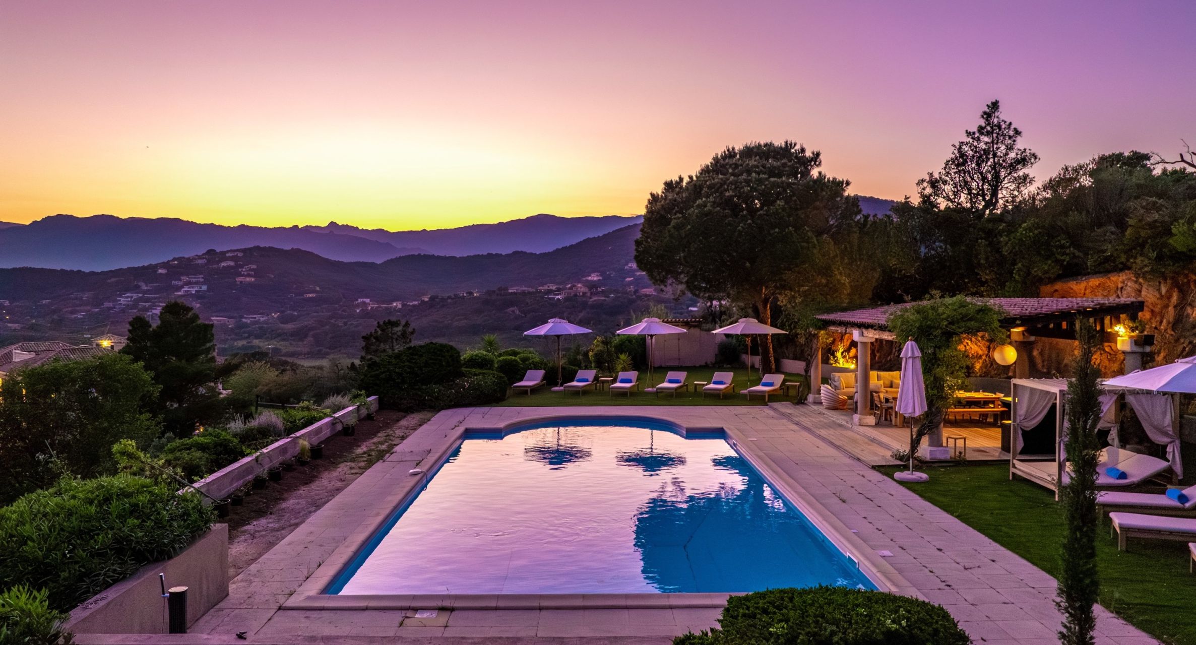 castle 13 Rooms for seasonal rent on ZONZA (20144)