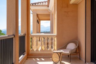 castle 13 Rooms for seasonal rent on ZONZA (20144)