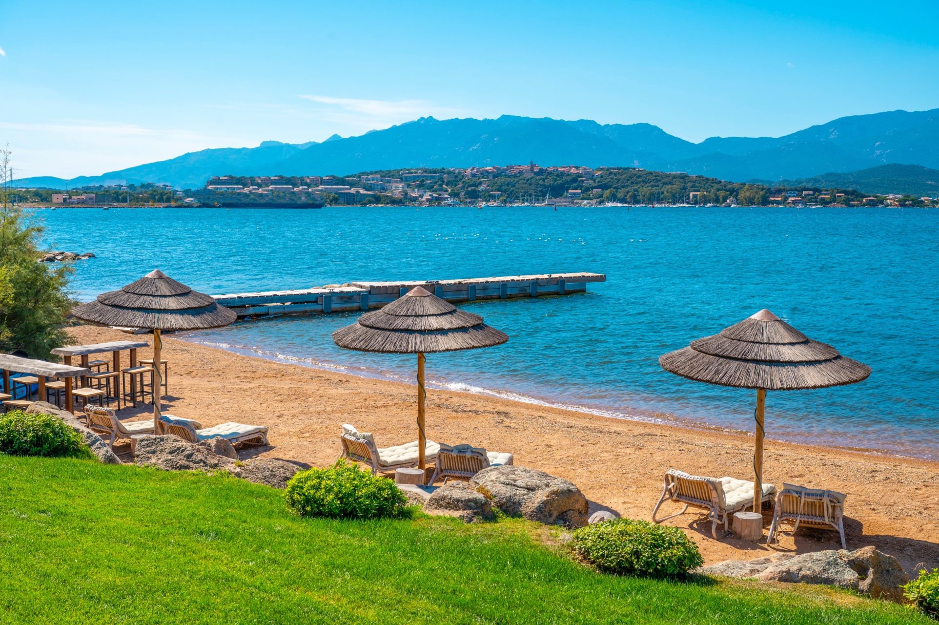 villa 8 Rooms for sale on PORTO VECCHIO (20137)