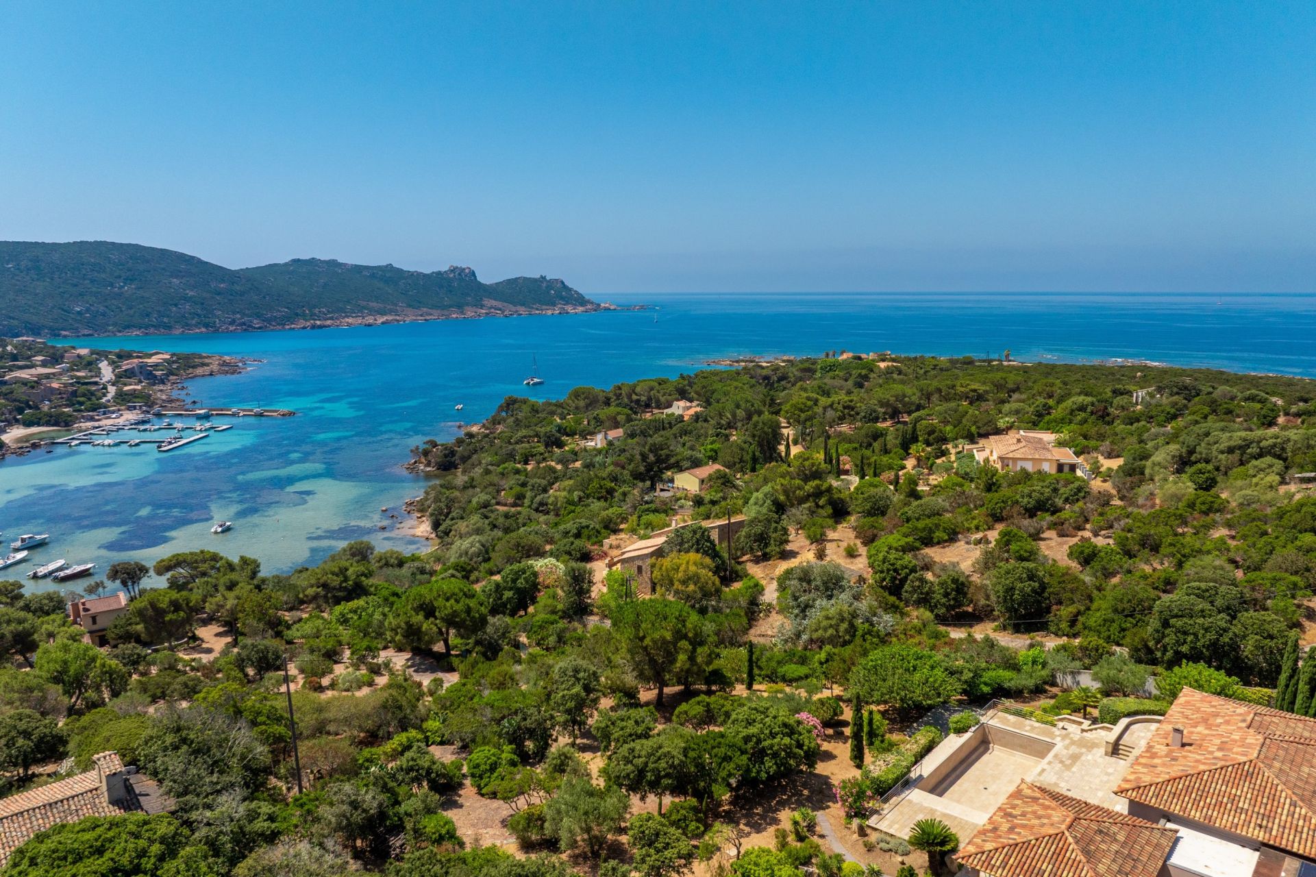 villa 7 Rooms for sale on SARTENE (20100)