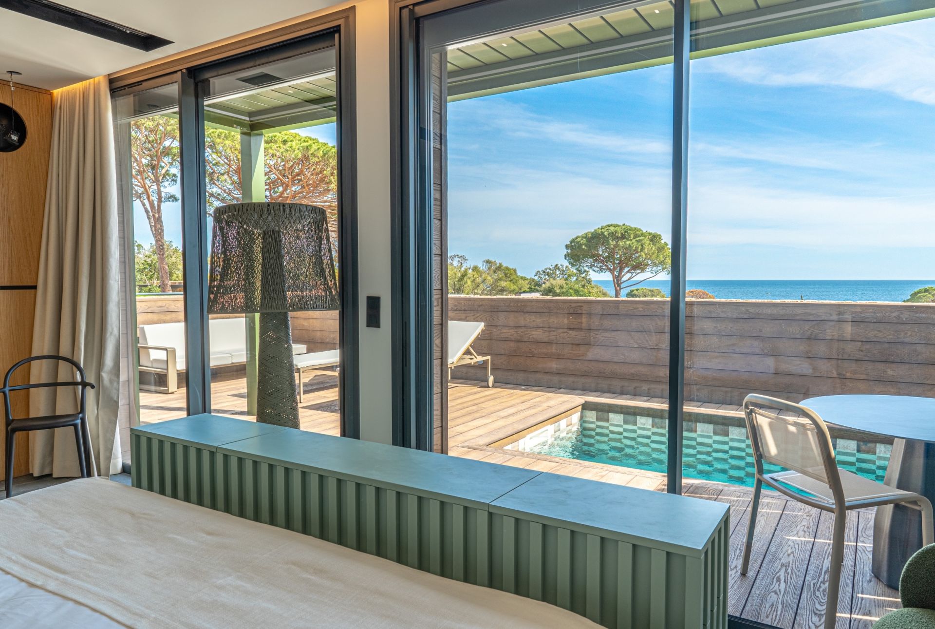 hôtel particulier 10 Pièces en location saisonnière sur STE LUCIE DE PORTO VECCHIO (20144)