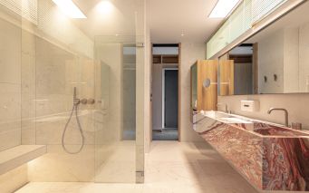 hôtel particulier 10 Pièces en location saisonnière sur STE LUCIE DE PORTO VECCHIO (20144)