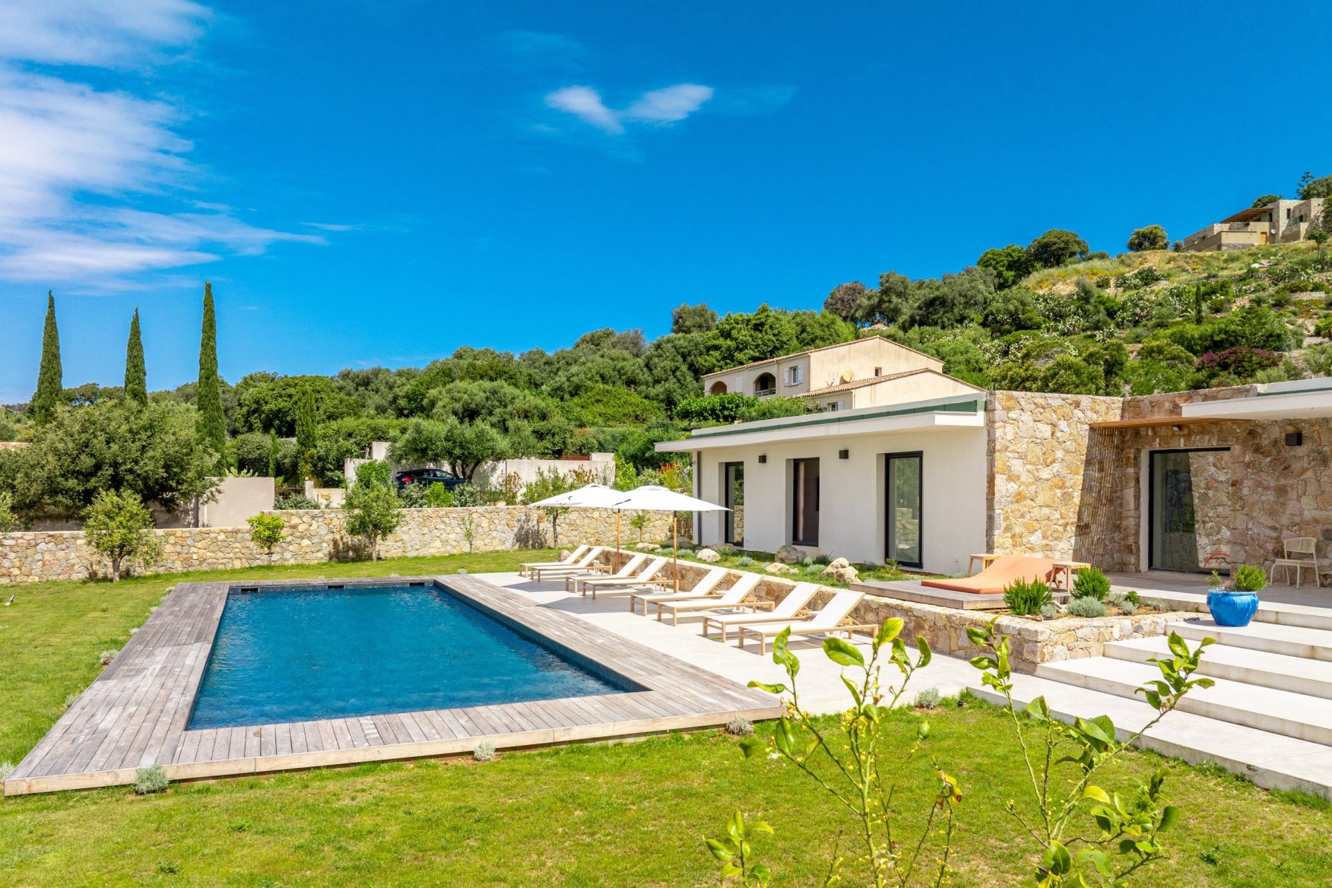 maison 9 Pièces en location saisonnière sur LUMIO (20260)