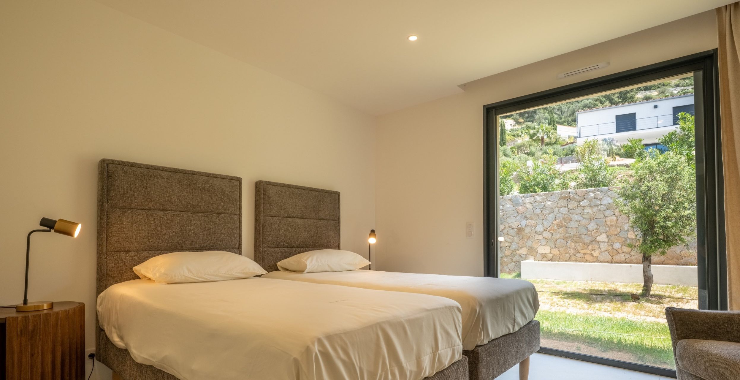 maison 9 Pièces en location saisonnière sur LUMIO (20260)