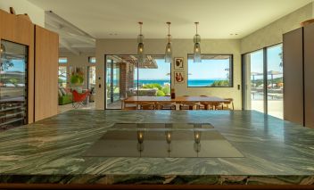 house 12 Rooms for seasonal rent on BONIFACIO (20169)