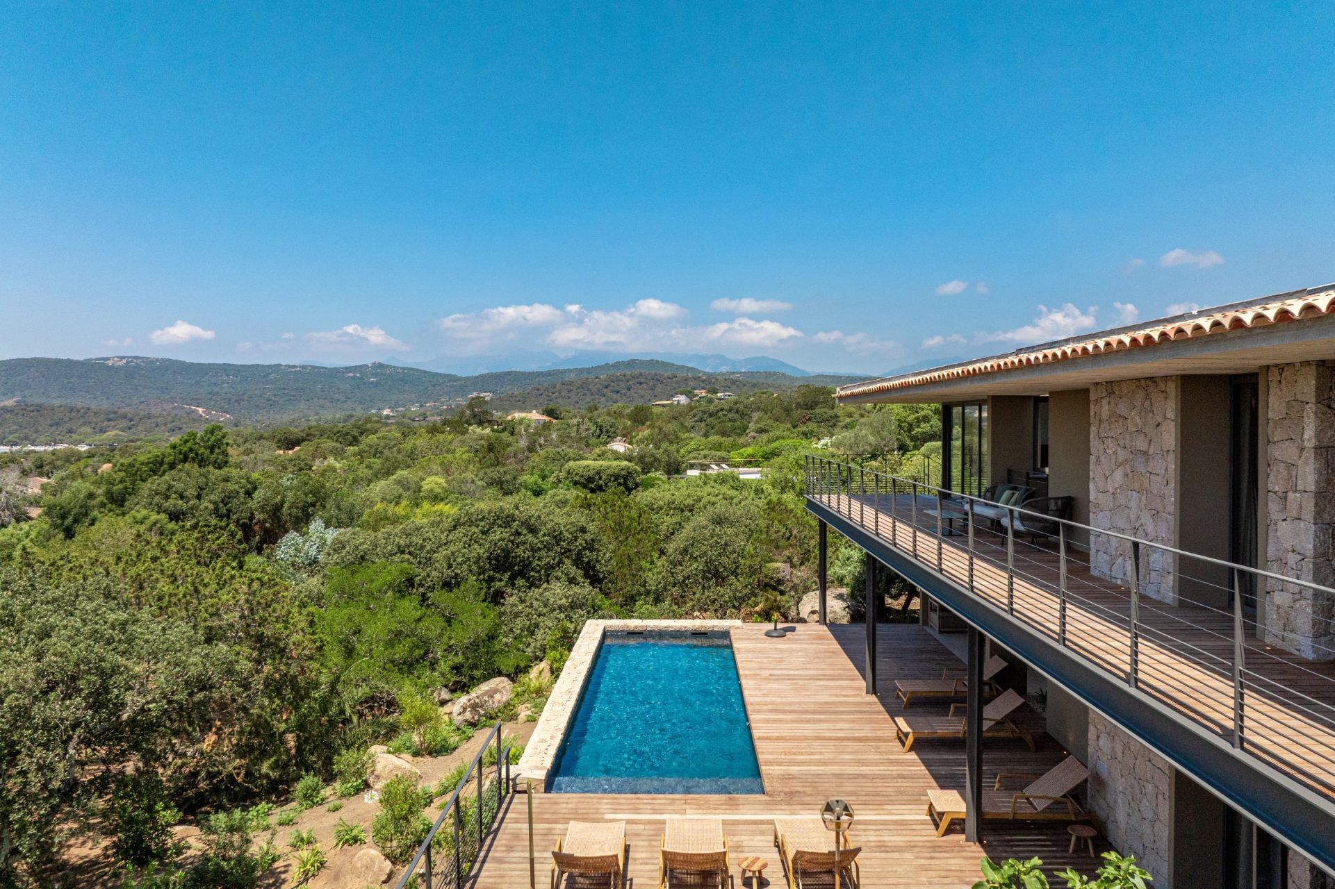 villa 6 Pièces en location saisonnière sur PORTO VECCHIO (20137)