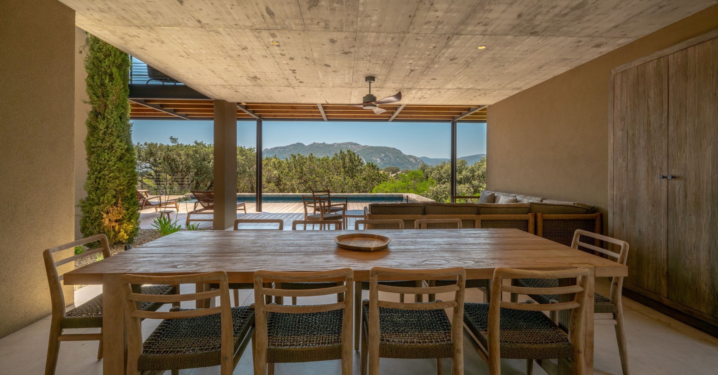 villa 6 Rooms for seasonal rent on PORTO VECCHIO (20137)