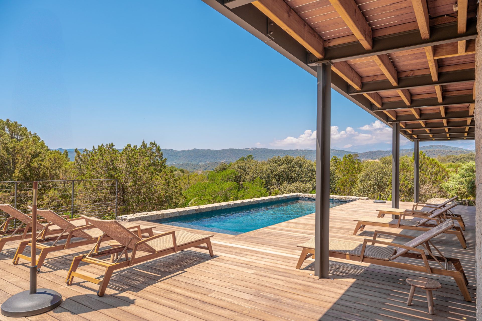 villa 6 Pièces en location saisonnière sur PORTO VECCHIO (20137)