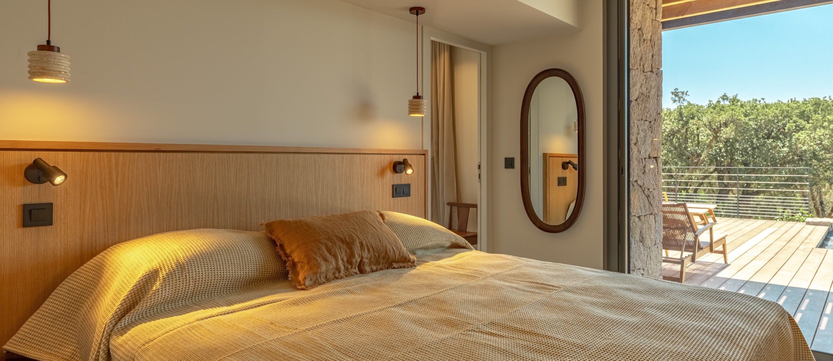 villa 6 Rooms for seasonal rent on PORTO VECCHIO (20137)