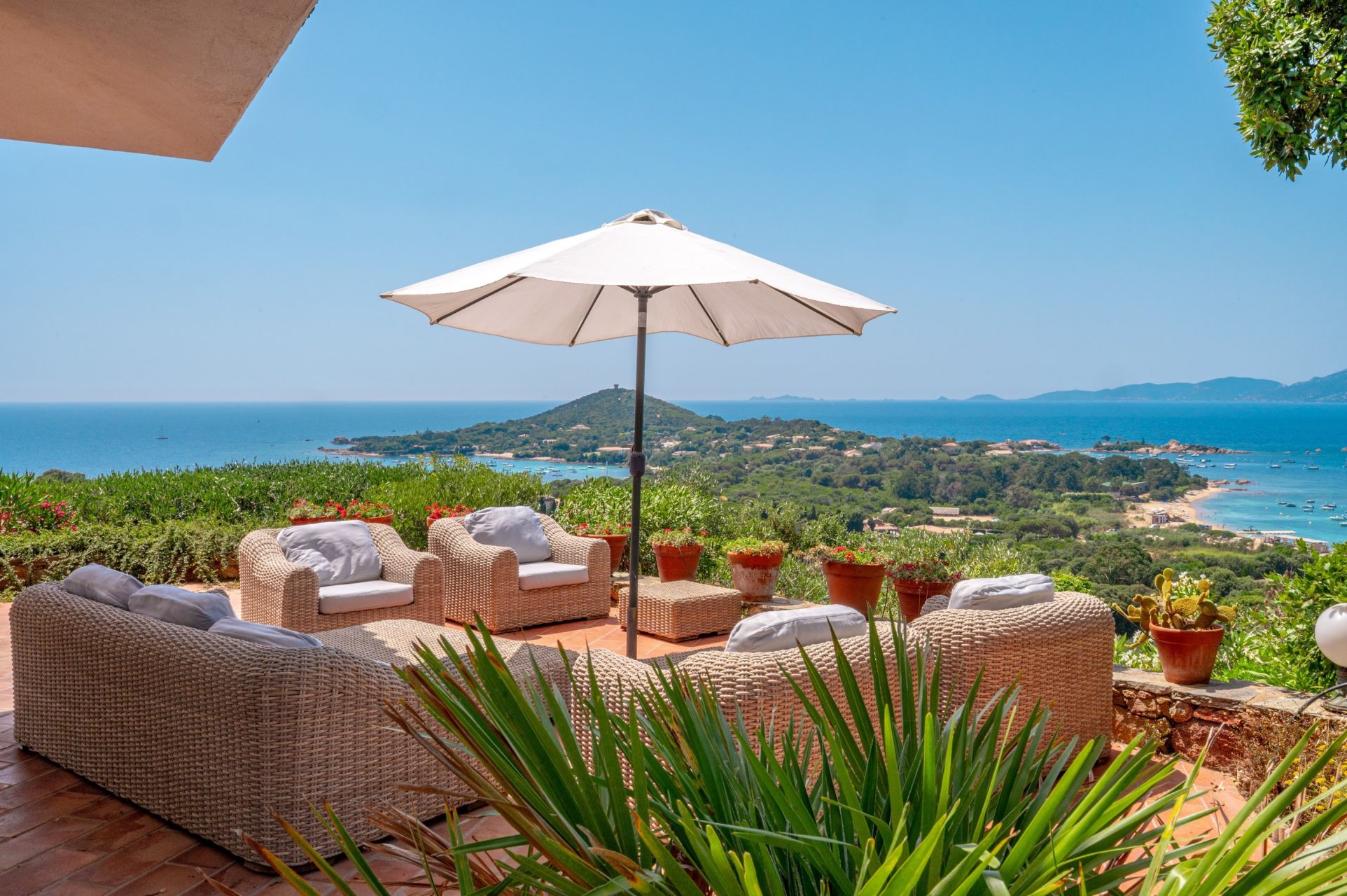 villa 10 Rooms for sale on PIETROSELLA (20166)
