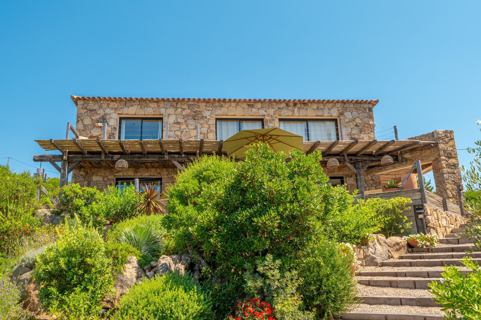 villa 6 Rooms for sale on COTI CHIAVARI (20138)