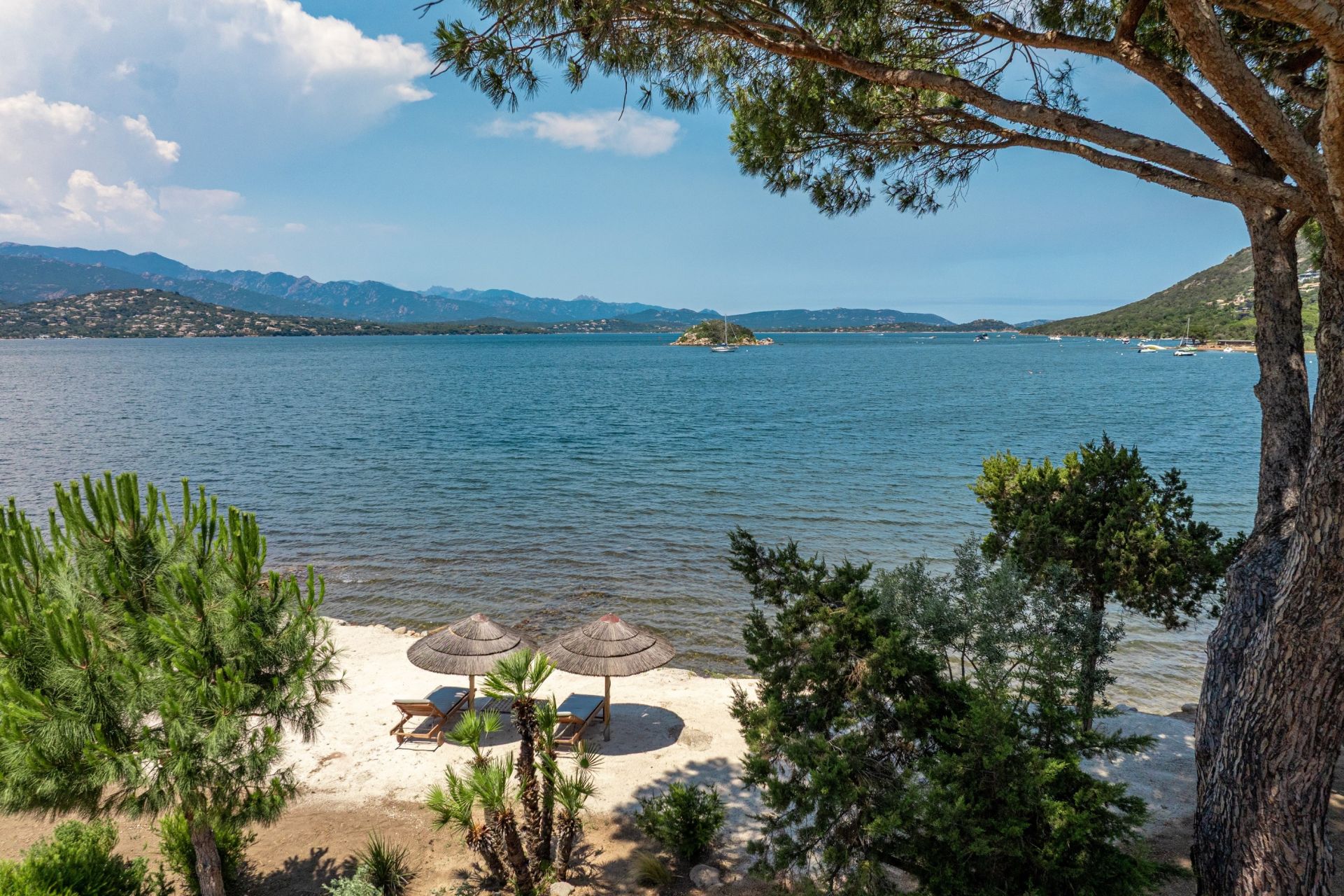 villa 6 Rooms for sale on PORTO VECCHIO (20137)