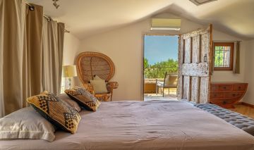 villa 6 Rooms for sale on PORTO VECCHIO (20137)