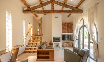 villa 6 Rooms for sale on PORTO VECCHIO (20137)
