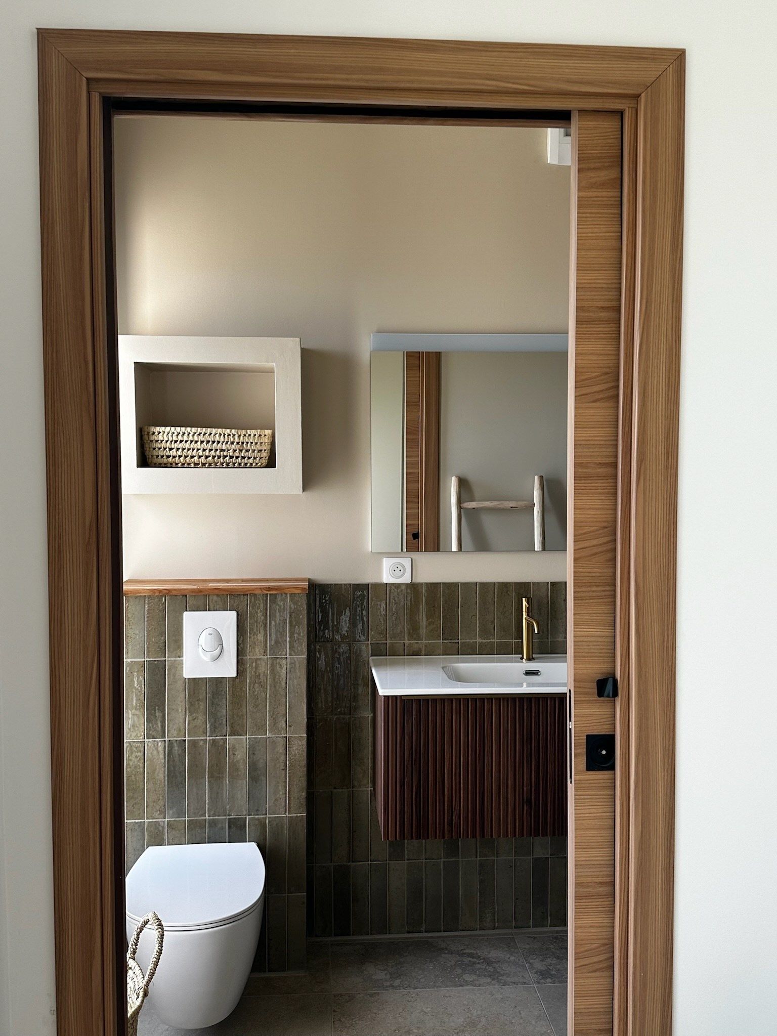 villa 8 Rooms for seasonal rent on OLMETO (20113)