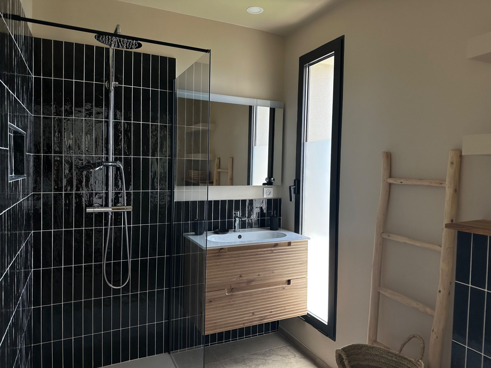 villa 8 Rooms for seasonal rent on OLMETO (20113)