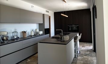 villa 8 Rooms for seasonal rent on OLMETO (20113)