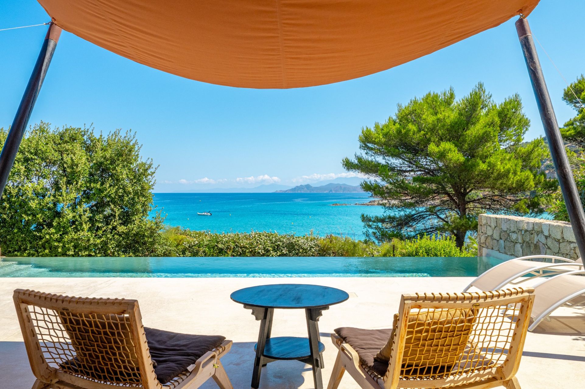 villa 8 Rooms for sale on MONTICELLO (20220)