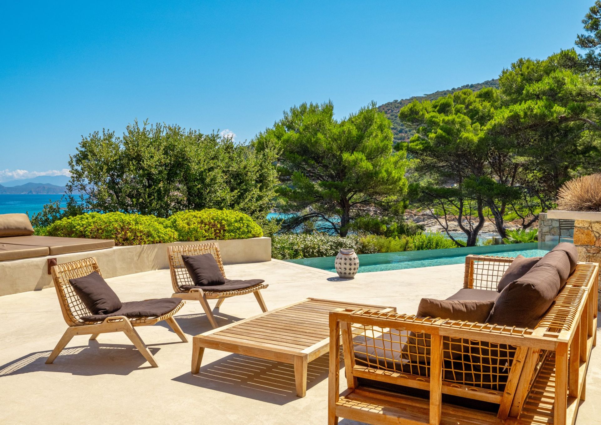 villa 8 Rooms for sale on MONTICELLO (20220)