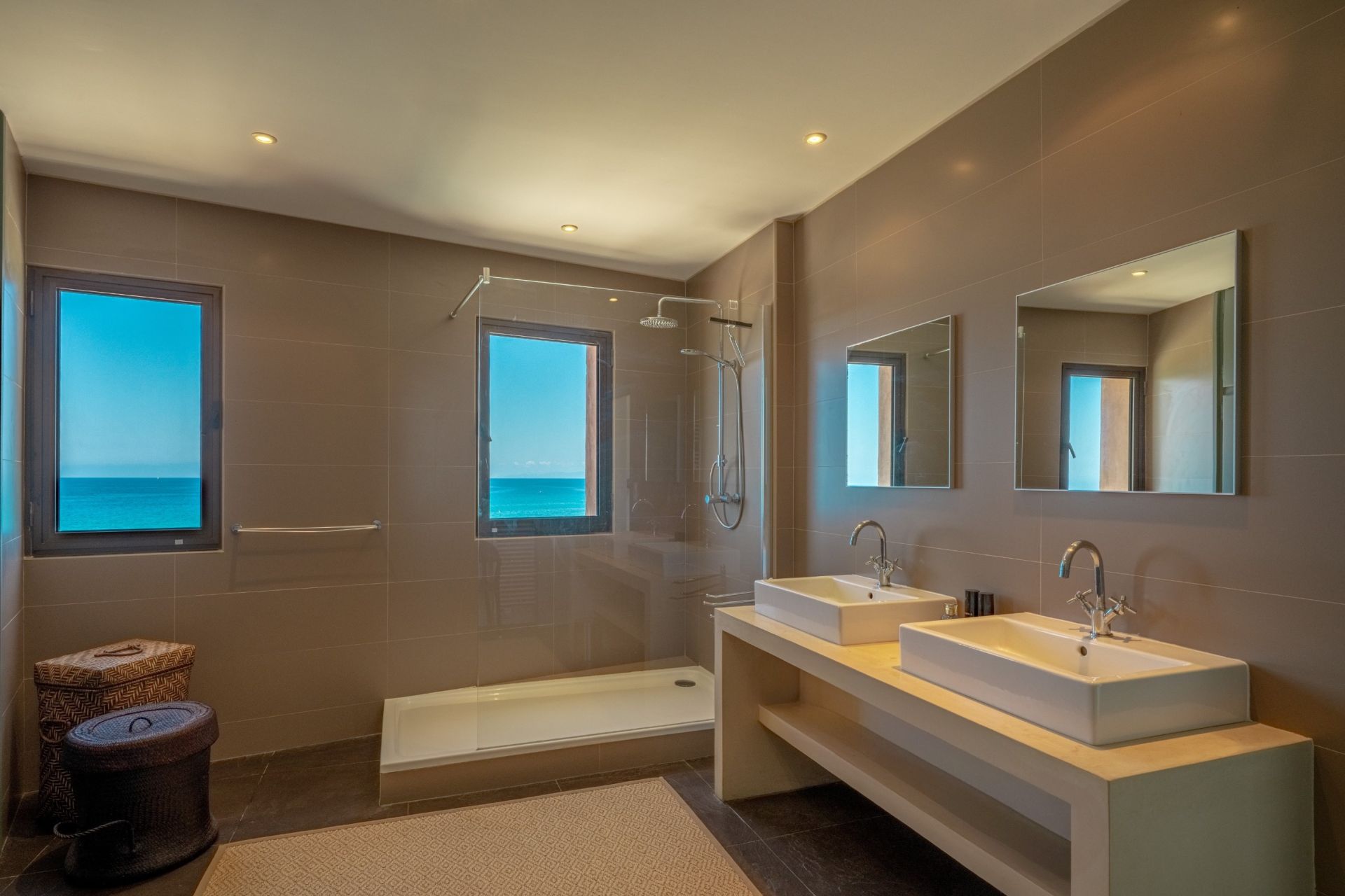 villa 8 Rooms for sale on MONTICELLO (20220)