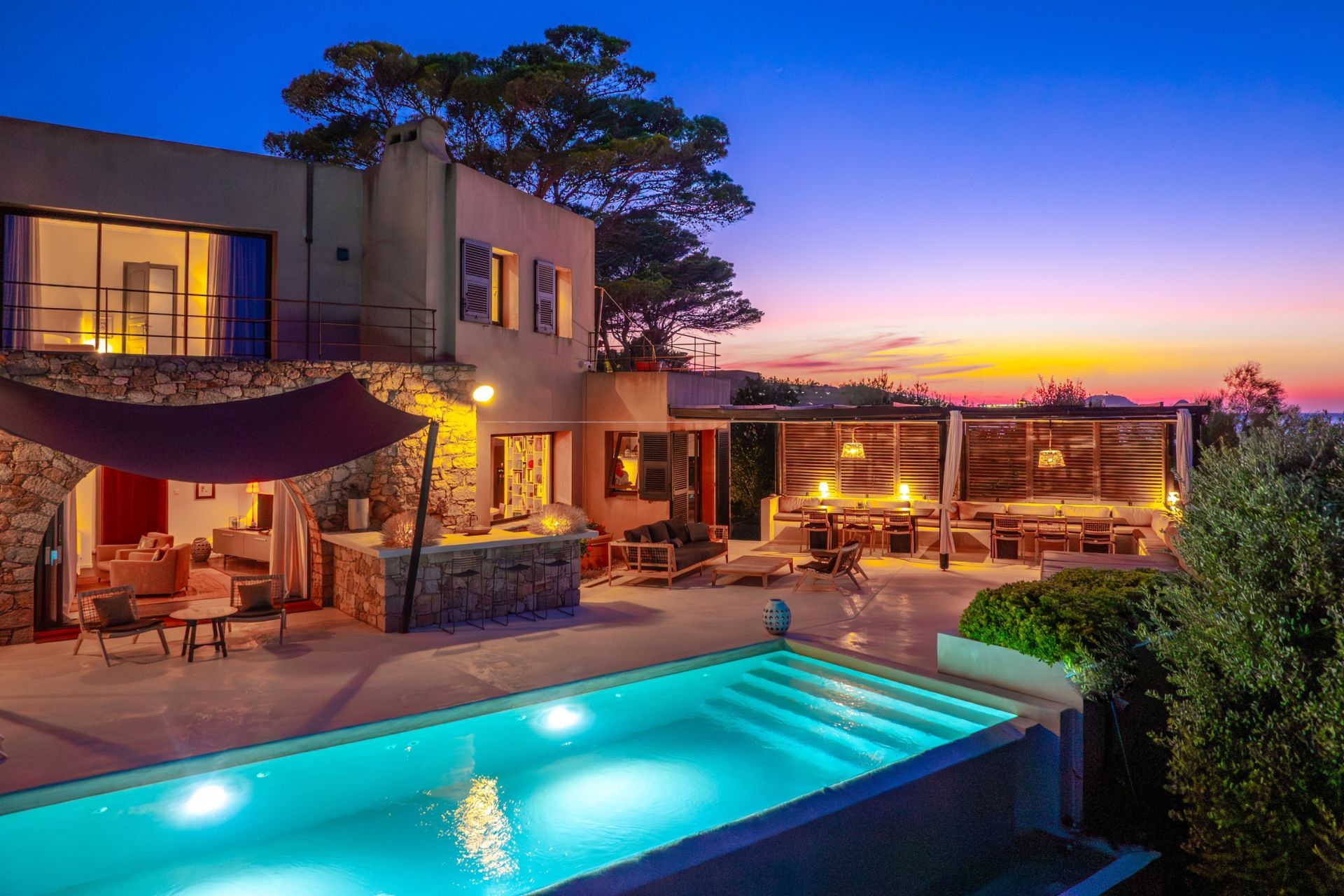 villa 8 Rooms for sale on MONTICELLO (20220)