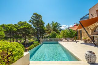 villa 8 Rooms for sale on MONTICELLO (20220)