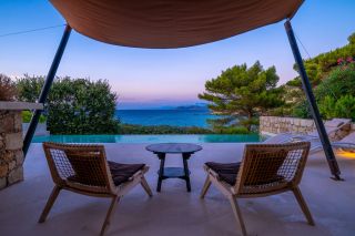 villa 8 Rooms for sale on MONTICELLO (20220)