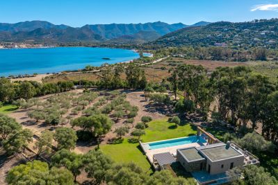 Location Villa Saint-Florent 8 Pièces 500 m²